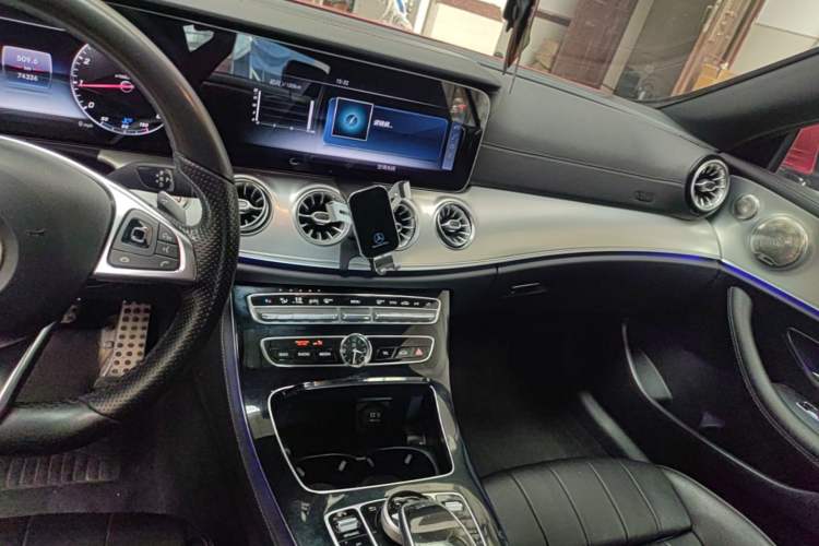 Used Mercedes-Benz E-Class 2017 E 200 Coupe Audio And AC Panel