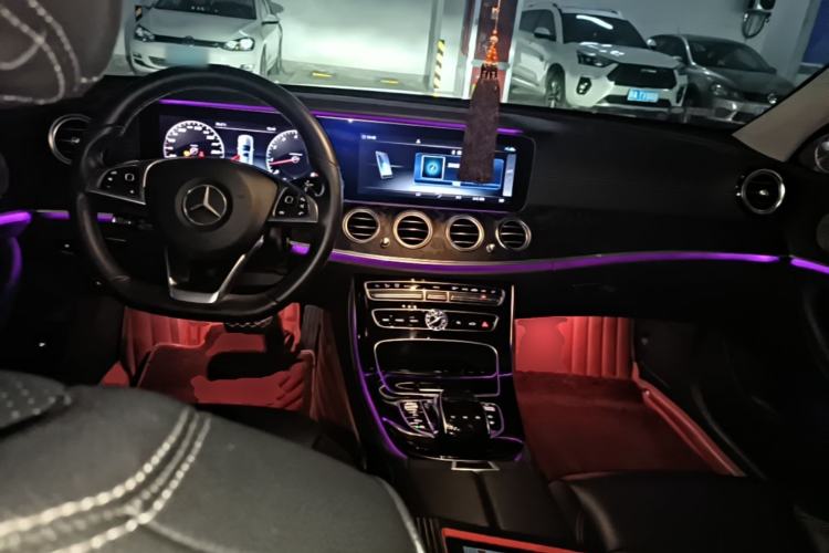 Used Mercedes-Benz E-Class 2017 E 300 L Sport Luxury Edition Center Console