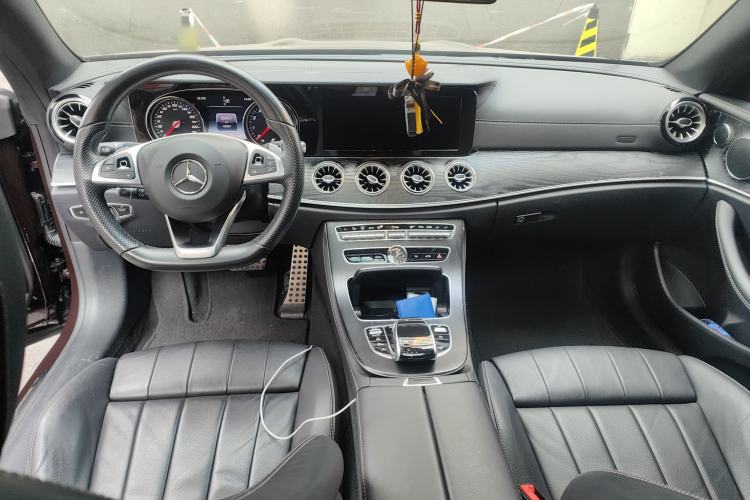 Used Mercedes-Benz E-Class 2017 E 200 4MATIC Coupe Center Console