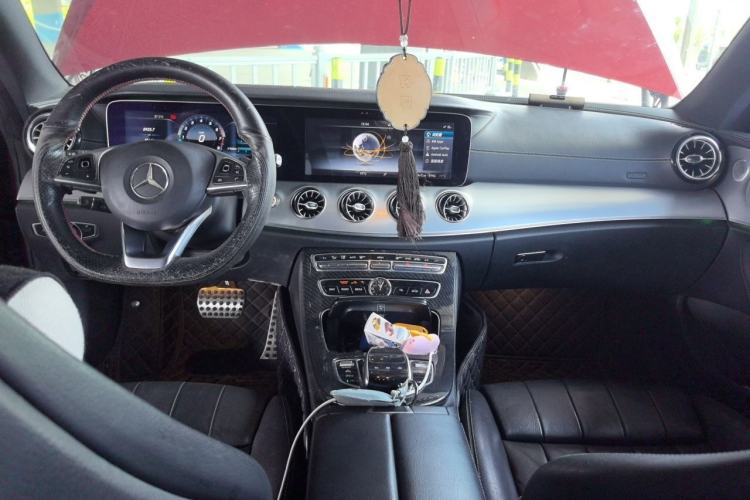 Used Mercedes-Benz E-Class 2017 E 200 4MATIC Coupe Center Console