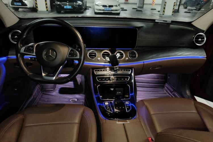 Used Mercedes-Benz E-Class 2017 E 300 L Sport Luxury Edition Center Console