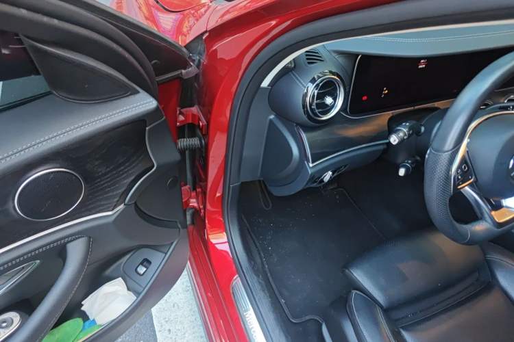 Used Mercedes-Benz E-Class 2017 E 200 L Sport 4MATIC Driver Seat