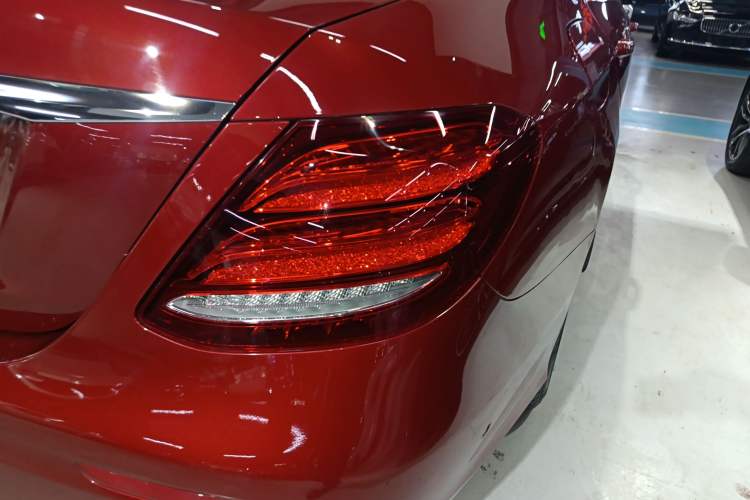 Used Mercedes-Benz E-Class 2017 E 300 Sport Edition Exterior 3