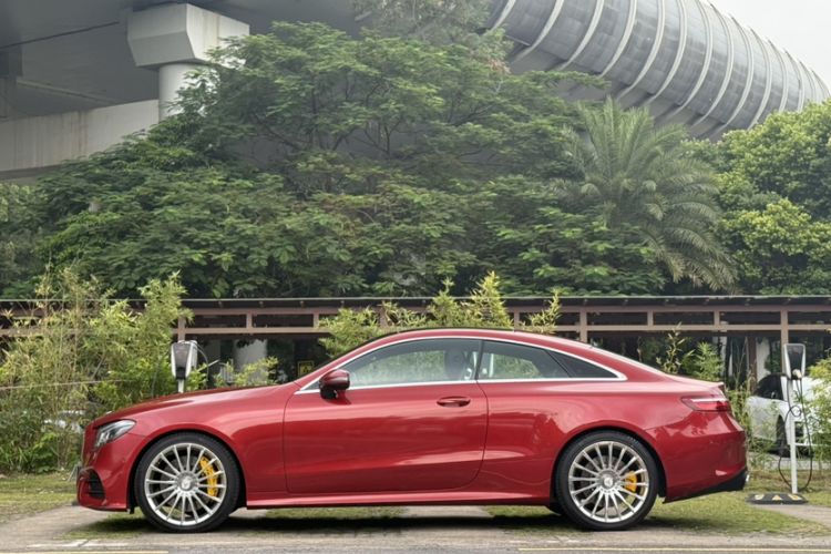 Used Mercedes-Benz E-Class 2017 E 200 Coupe Exterior 3