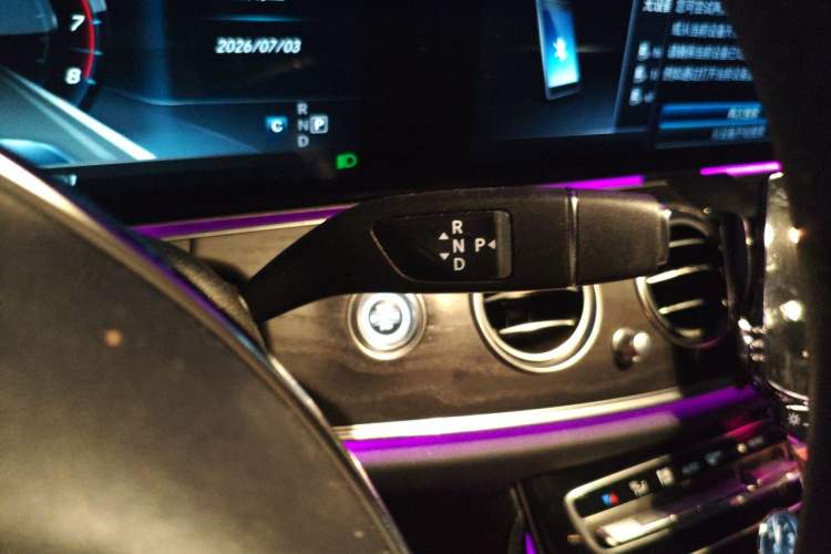 Used Mercedes-Benz E-Class 2017 E 300 L Sporty and Stylish Model Gear Lever