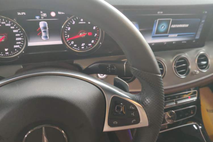 Used Mercedes-Benz E-Class 2017 E 200 Sport 4MATIC Gear Lever