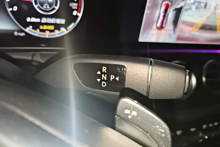 Used Mercedes-Benz E-Class 2017 E 300 L Sport Luxury Edition Gear Lever