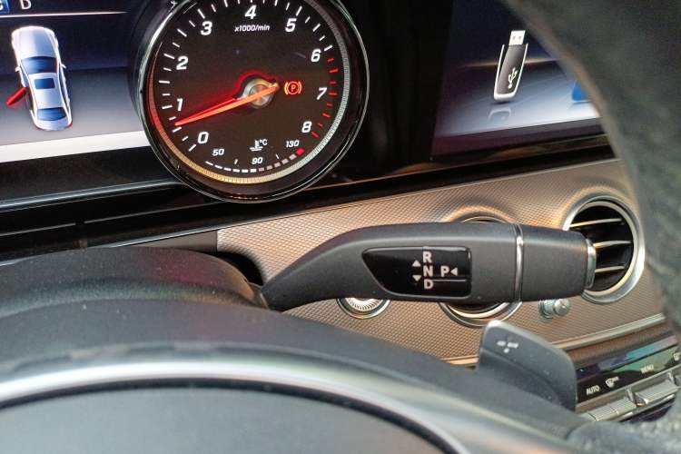 Used Mercedes-Benz E-Class 2017 E 200 Sport Gear Lever
