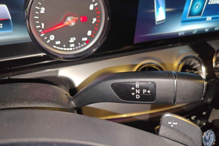 Used Mercedes-Benz E-Class 2017 E 200 Coupe Gear Lever