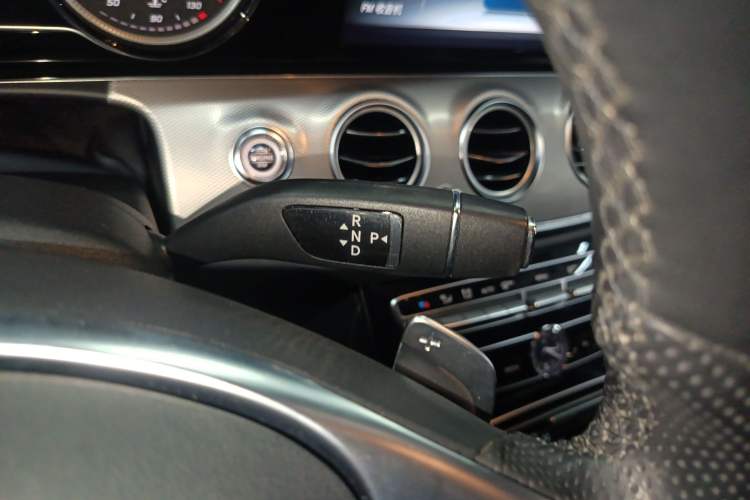 Used Mercedes-Benz E-Class 2017 E 300 Sport Edition Gear Lever