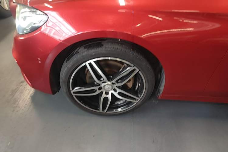 Used Mercedes-Benz E-Class 2017 E 200 Sport 4MATIC Left Front Wheel Hub