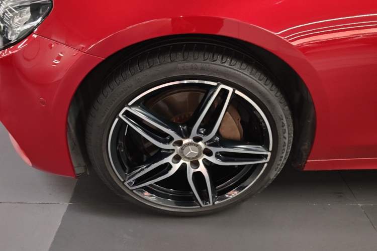 Used Mercedes-Benz E-Class 2017 E 300 Sport Edition Left Front Wheel Hub