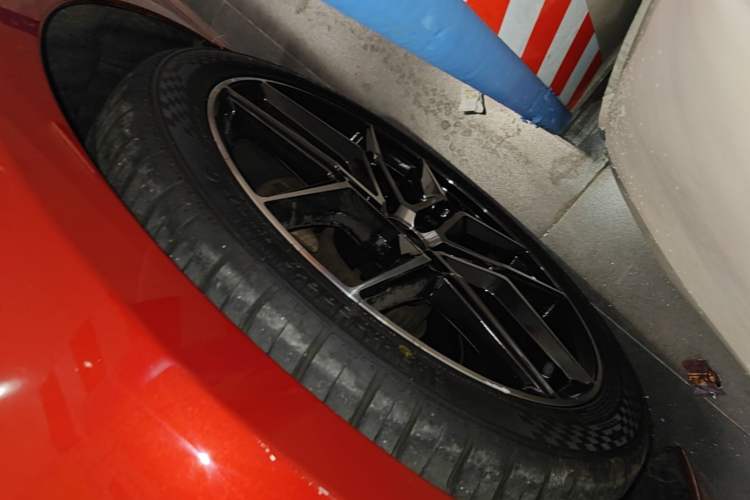 Used Mercedes-Benz E-Class 2017 E 200 Sport Left Front Wheel Hub