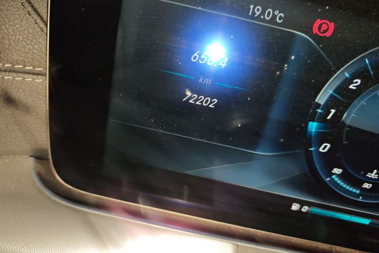 Used Mercedes-Benz E-Class 2017 E 200 Coupe Odometer Close Up
