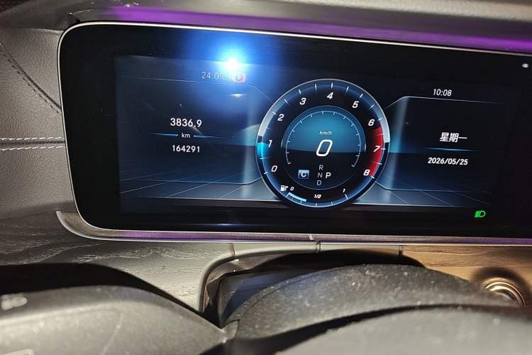 Used Mercedes-Benz E-Class 2017 E 300 L Sport Luxury Edition Odometer Close Up