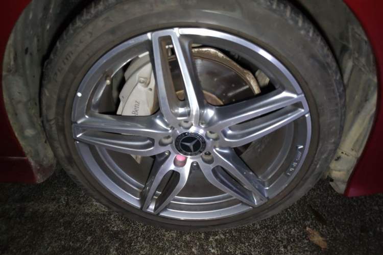 Used Mercedes-Benz E-Class 2017 E 200 Coupe Right Front Wheel Hub