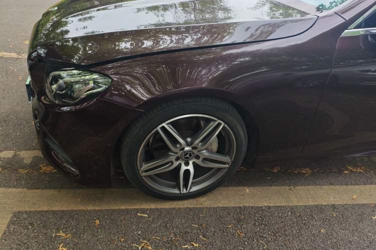 Used Mercedes-Benz E-Class 2017 E 200 Coupe Right Front Wheel Hub
