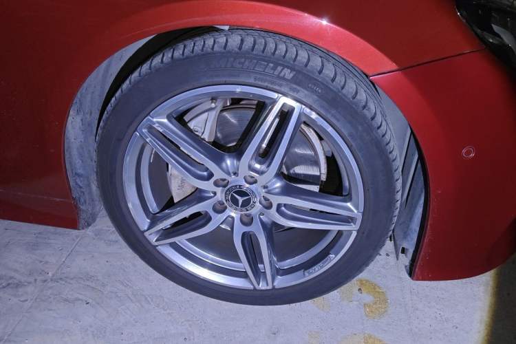 Used Mercedes-Benz E-Class 2017 E 200 Coupe Right Front Wheel Hub