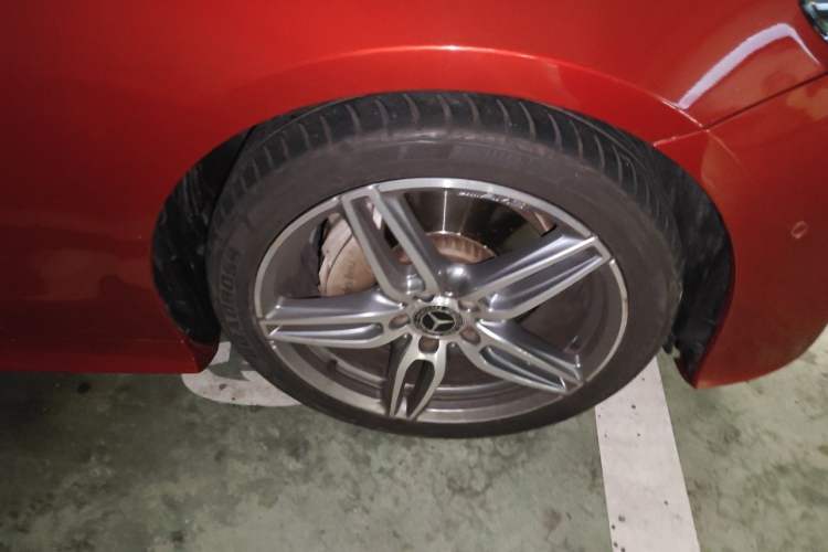 Used Mercedes-Benz E-Class 2017 E 200 Coupe Right Front Wheel Hub