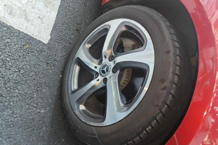 Used Mercedes-Benz E-Class 2017 E 200 L Sport 4MATIC Right Front Wheel Hub