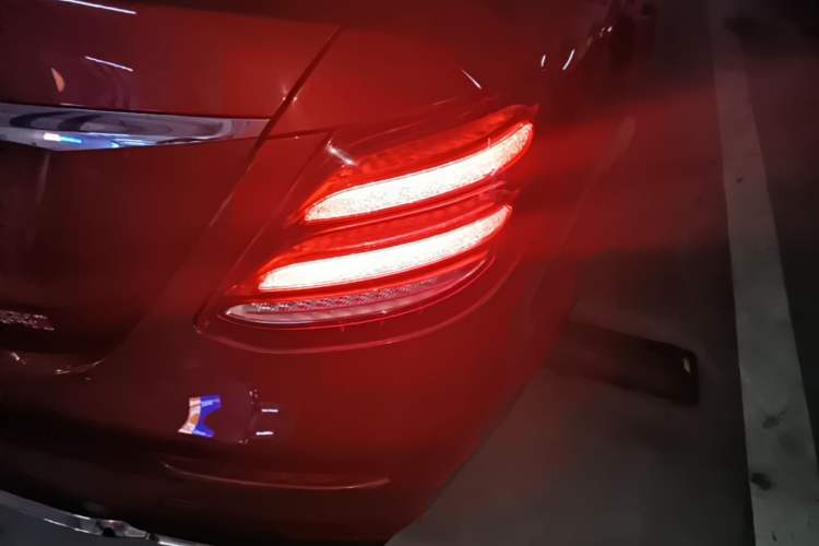 Used Mercedes-Benz E-Class 2017 E 300 L Sport Luxury Edition Right Rear Taillight