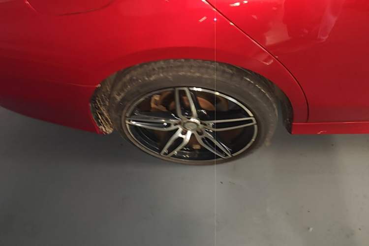 Used Mercedes-Benz E-Class 2017 E 200 Sport 4MATIC Right Rear Wheel Hub