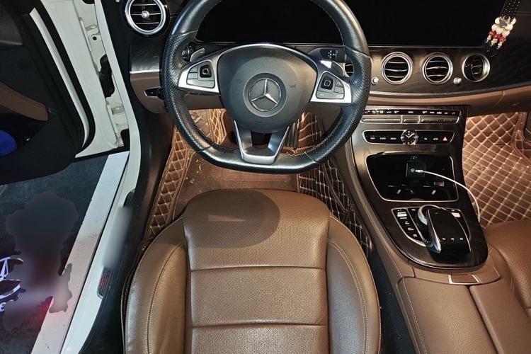Used Mercedes-Benz E-Class 2017 E 300 L Sport Luxury Edition Steering Wheel