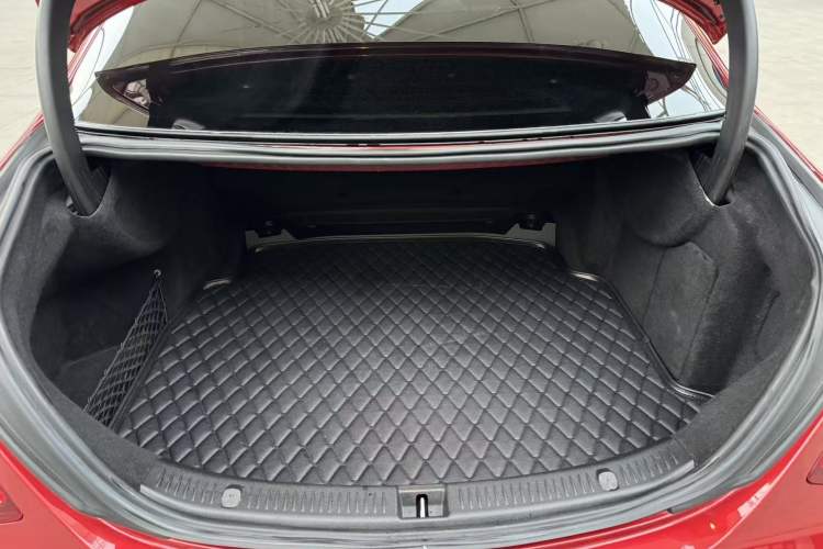 Used Mercedes-Benz E-Class 2017 E 200 Sport 4MATIC Trunk