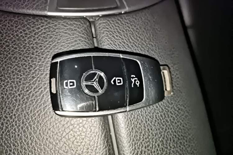 Used Mercedes-Benz E-Class 2017 E 300 L Sport Luxury Edition Vehicle Key