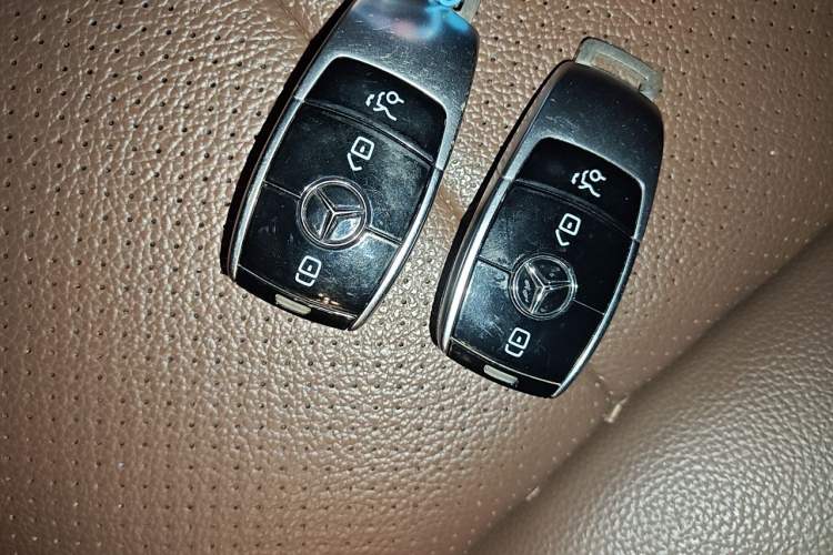 Used Mercedes-Benz E-Class 2017 E 300 L Sport Luxury Edition Vehicle Key