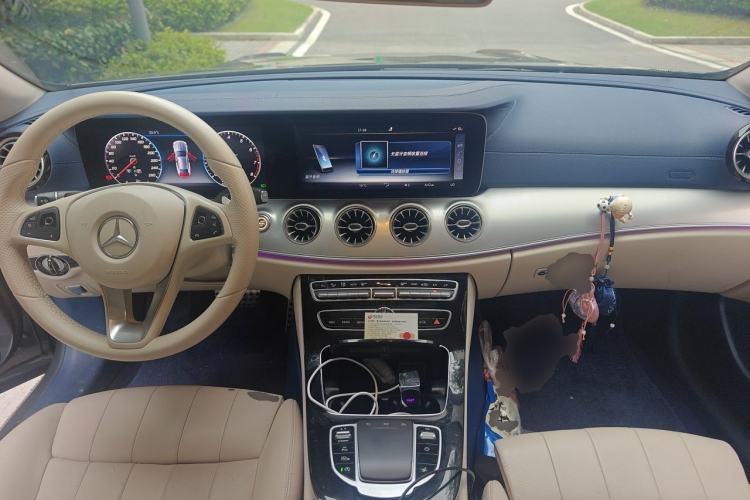Used Mercedes-Benz E-Class 2017 E 200 4MATIC Coupe Center Console