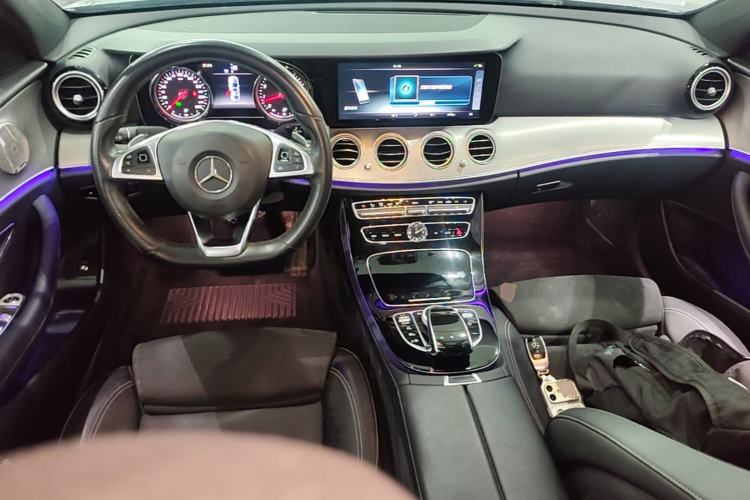 Used Mercedes-Benz E-Class 2017 E 200 Sport 4MATIC Center Console