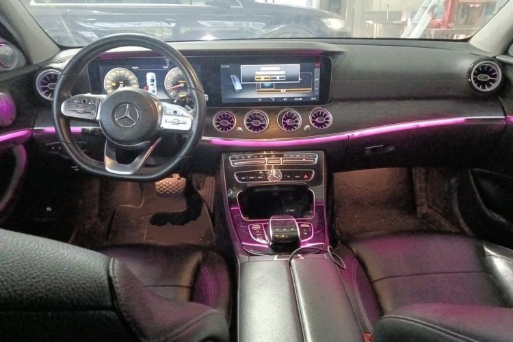 Used Mercedes-Benz E-Class 2017 E 300 L Sport Luxury Edition Center Console