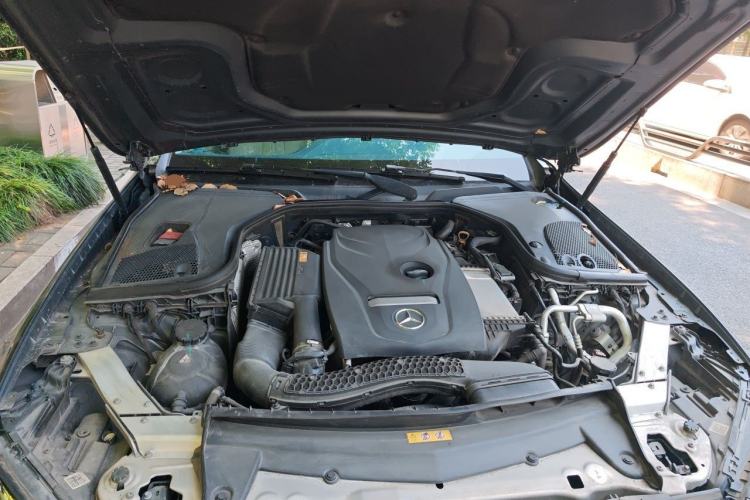 Used Mercedes-Benz E-Class 2017 E 200 Coupe Engine Bay