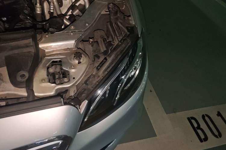 Used Mercedes-Benz E-Class 2017 E 300 L Sport Luxury Edition Engine Bay Left
