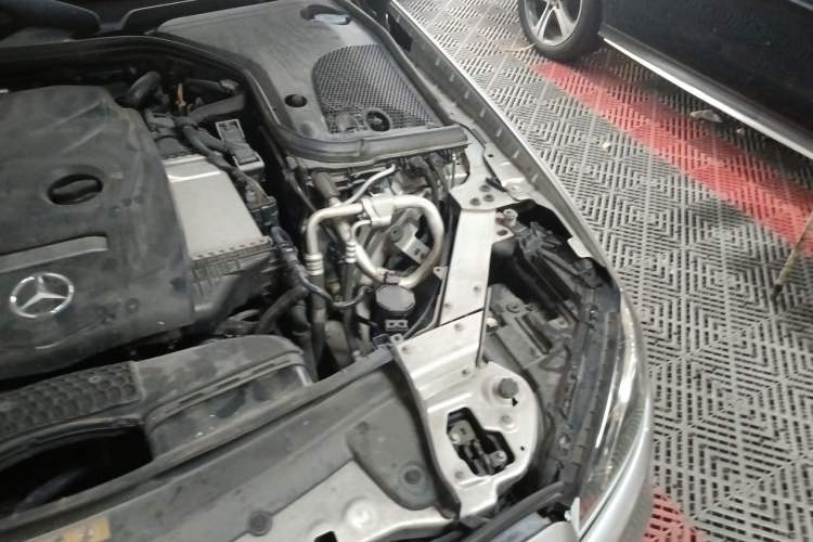 Used Mercedes-Benz E-Class 2017 E 300 L Sport Luxury Edition Engine Bay Left
