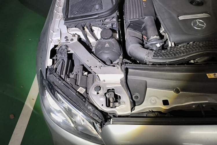 Used Mercedes-Benz E-Class 2017 E 200 Coupe Engine Bay Right