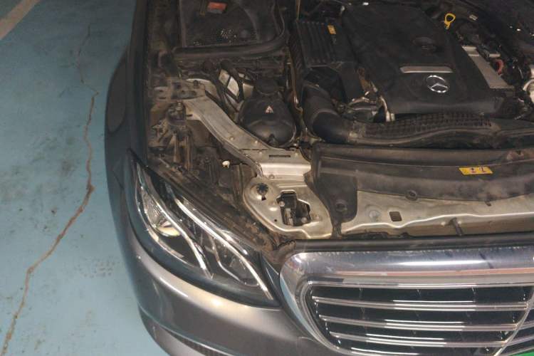 Used Mercedes-Benz E-Class 2017 E 300 L Luxury Model Engine Bay Right