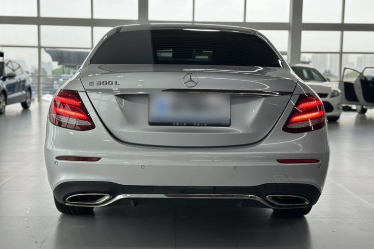 Used Mercedes-Benz E-Class 2017 E 300 L Sporty and Stylish Model Exterior 8