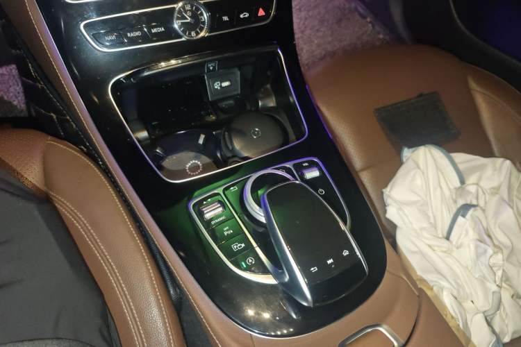 Used Mercedes-Benz E-Class 2017 E 300 L Sporty and Stylish Model Gear Lever