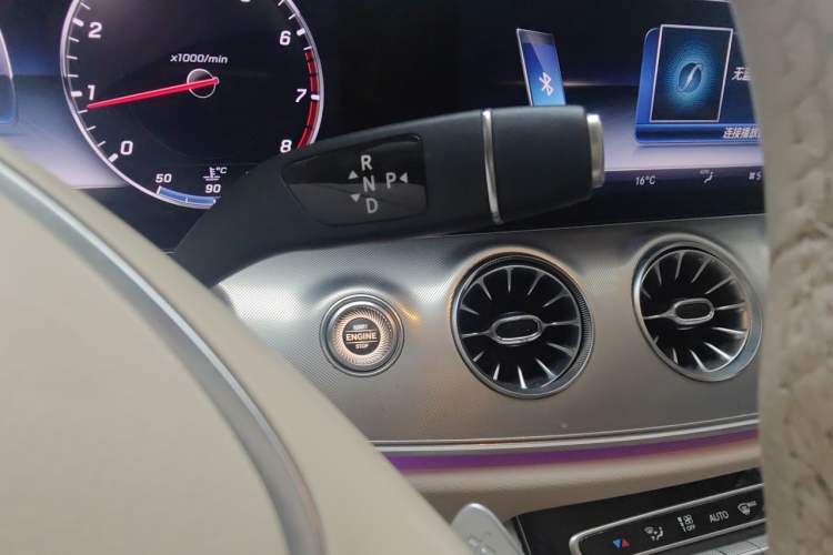 Used Mercedes-Benz E-Class 2017 E 200 4MATIC Coupe Gear Lever