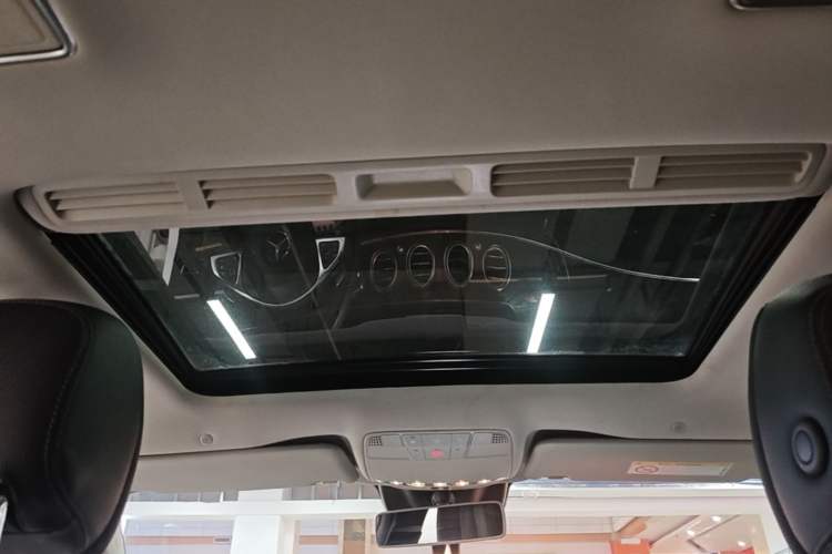 Used Mercedes-Benz E-Class 2017 E 300 L Sporty and Stylish Model Headliner