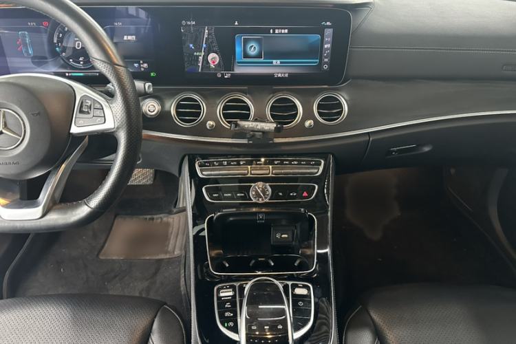 Used Mercedes-Benz E-Class 2017 E 300 L Sporty and Stylish Model Interior 5