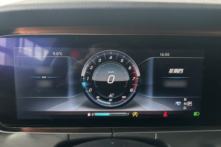 Used Mercedes-Benz E-Class 2017 E 300 L Sporty and Stylish Model Interior 8
