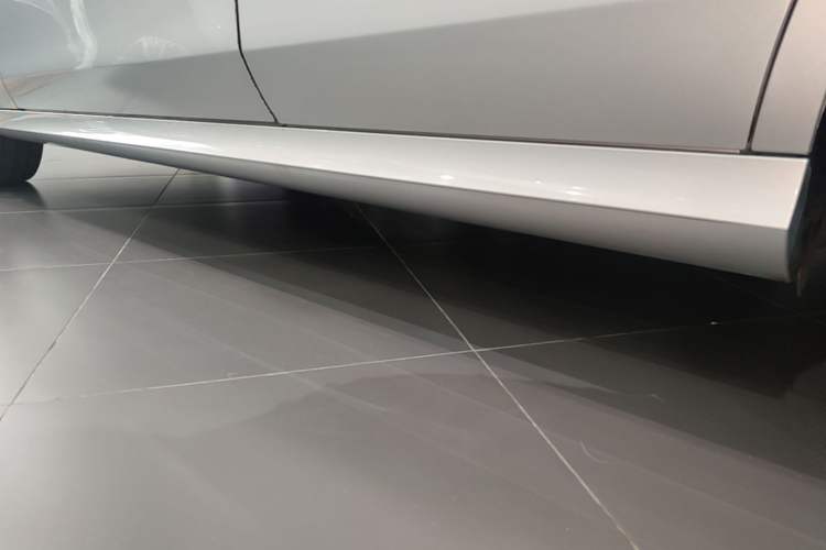 Used Mercedes-Benz E-Class 2017 E 200 Sport 4MATIC Left Side Sill
