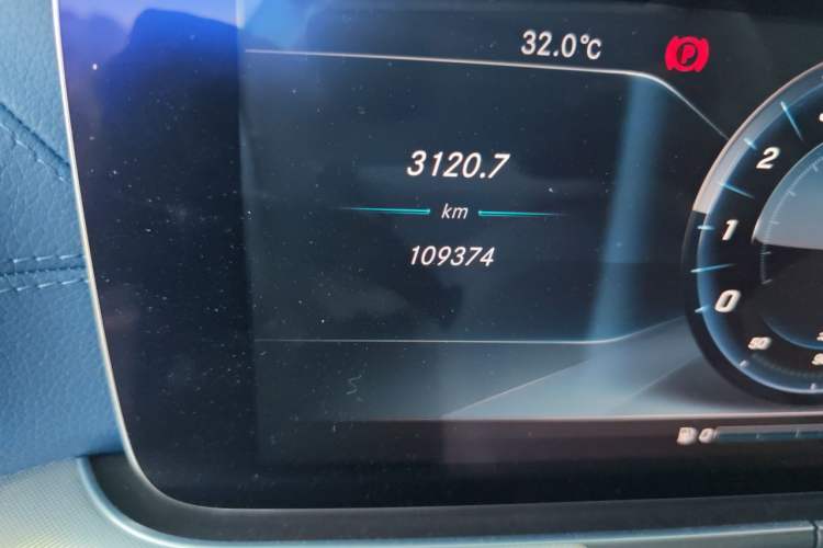Used Mercedes-Benz E-Class 2017 E 200 Coupe Odometer Close Up