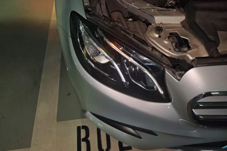 Used Mercedes-Benz E-Class 2017 E 300 L Sport Luxury Edition Right Front Headlight