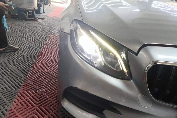 Used Mercedes-Benz E-Class 2017 E 300 L Sport Luxury Edition Right Front Headlight