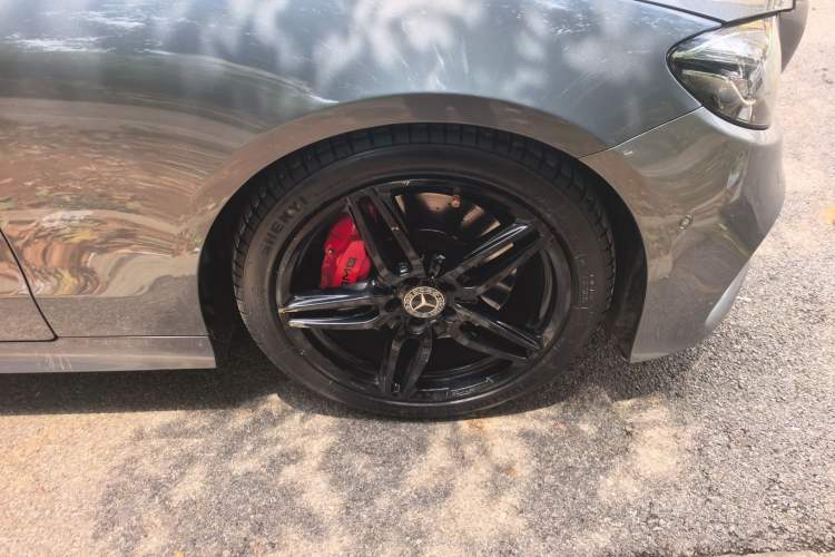 Used Mercedes-Benz E-Class 2017 E 300 Coupe Right Front Wheel Hub