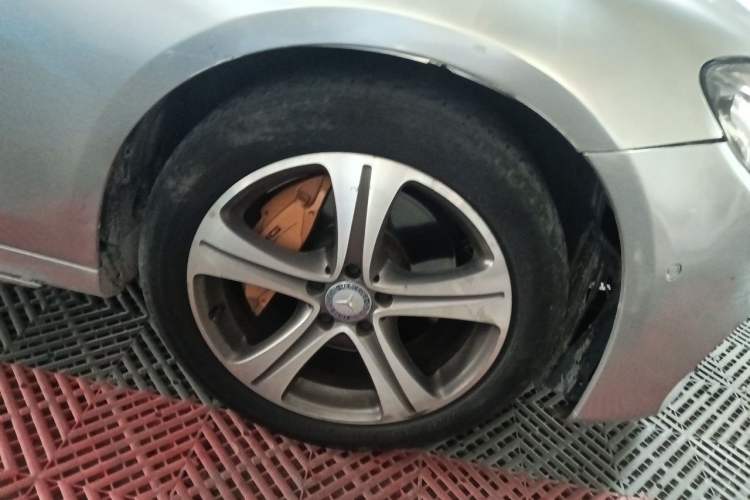 Used Mercedes-Benz E-Class 2017 E 300 L Sport Luxury Edition Right Front Wheel Hub